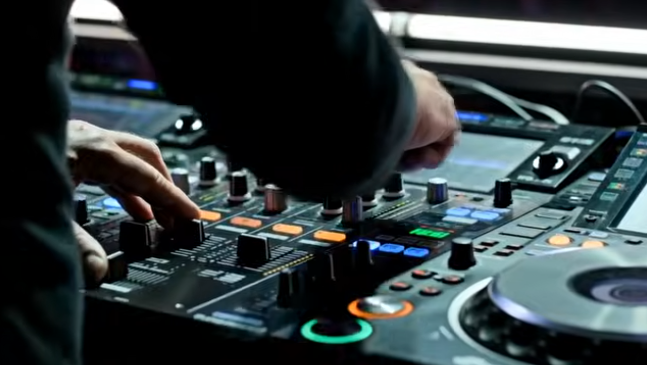 Mixer video still